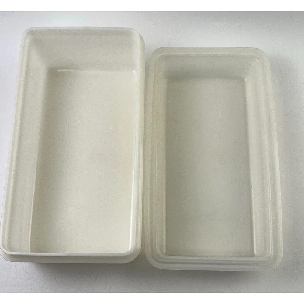 Tupperware vintage container